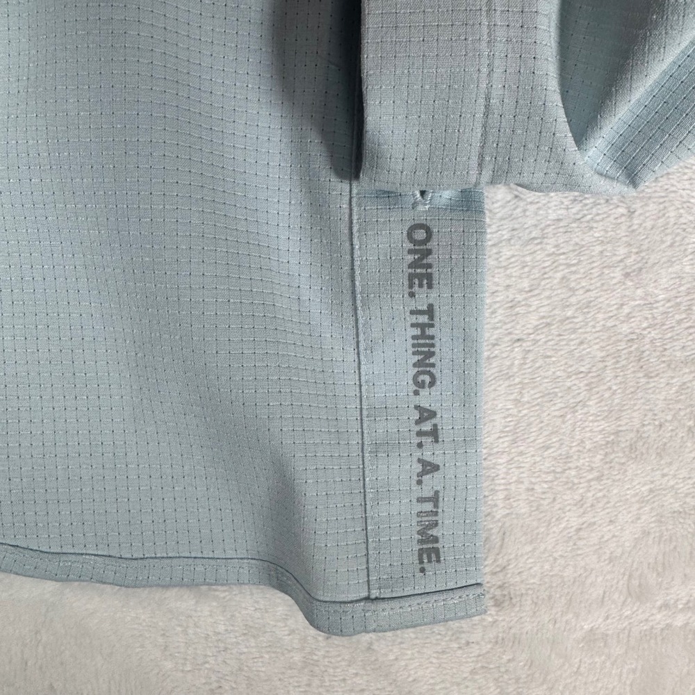 Lululemon Mens Medium Commission Short Sleeve Button Down Shirt Light Blue Grid - Picture 5 of 8